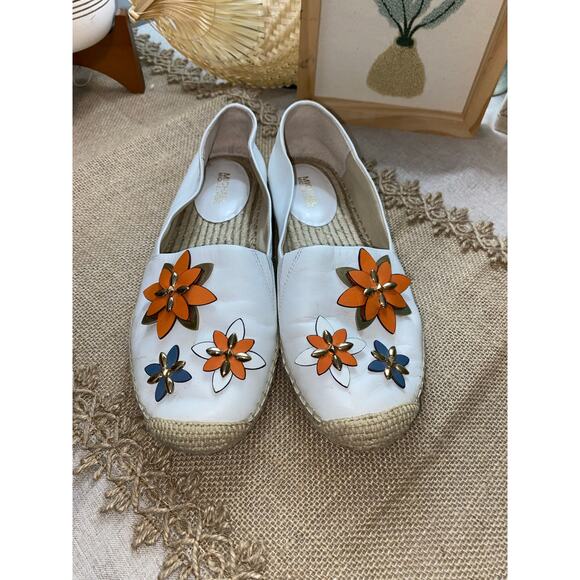 Michael Kors White Floral Flower Embellished Slide On Espadrilles Flats GUC 6.5M - Picture 1 of 13